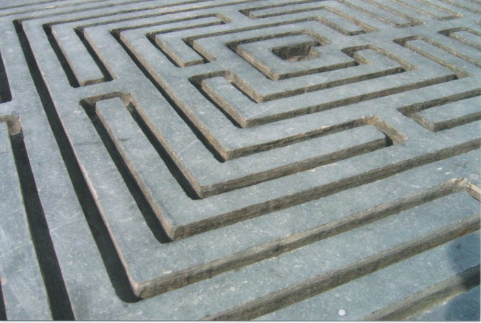 Détail fontaine pierre bleue