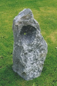 Monolithe pierre bleue © Philippe Doutrelepont